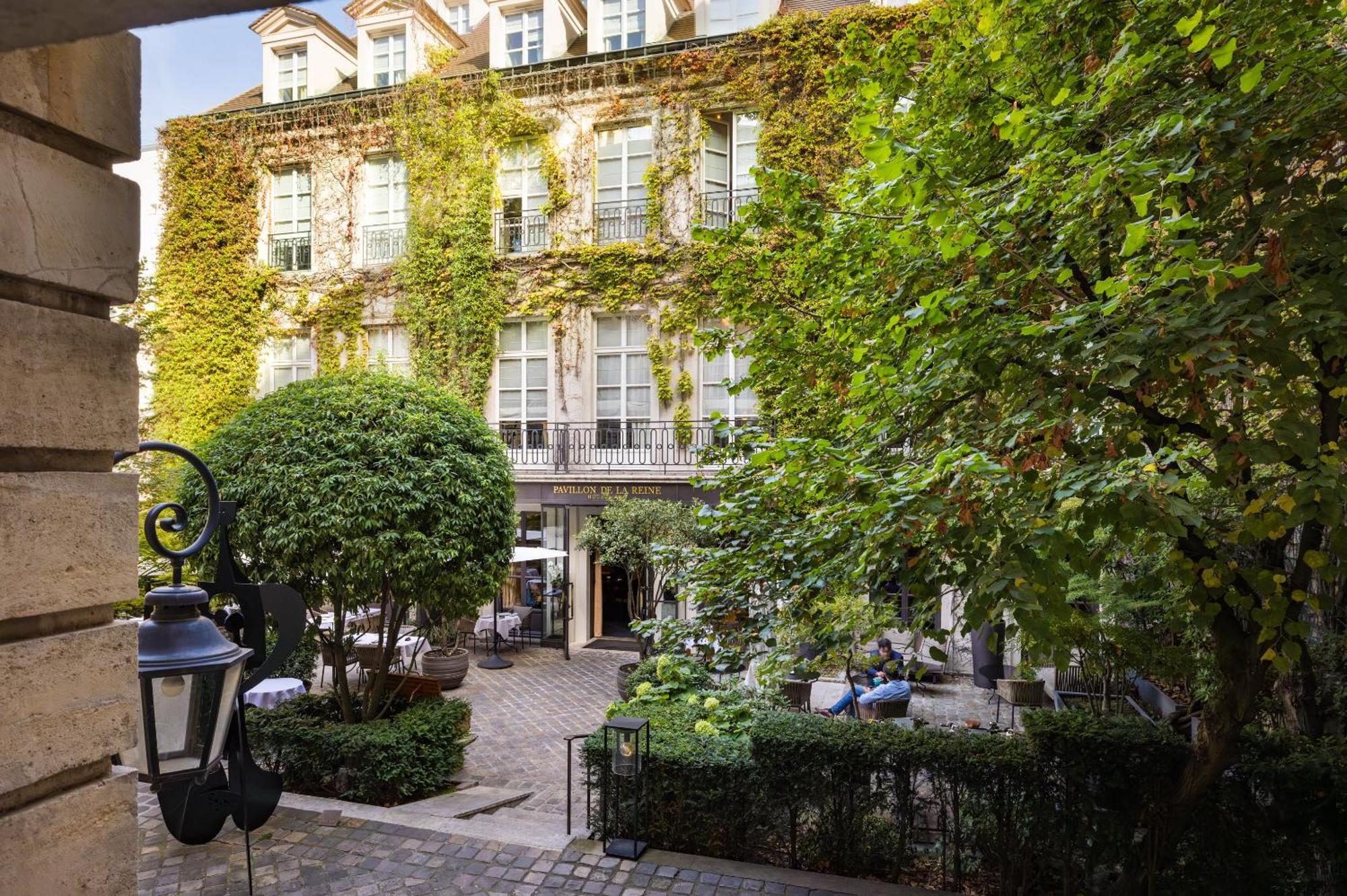 Hotel Le Pavillon de la Reine & Spa Paris Exterior foto