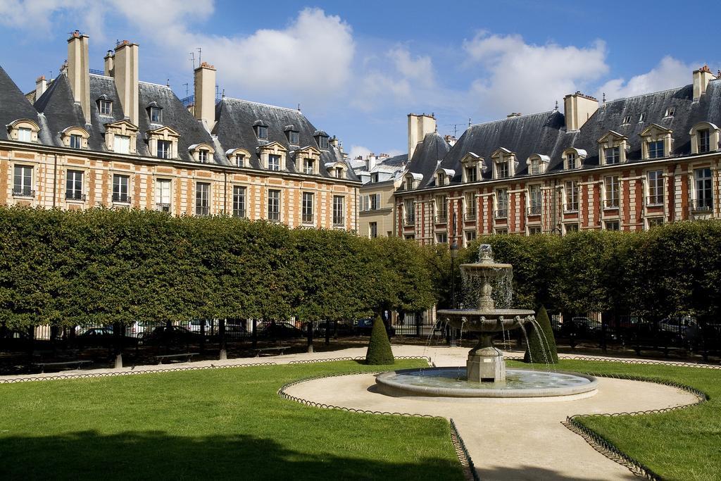 Hotel Le Pavillon de la Reine & Spa Paris Exterior foto